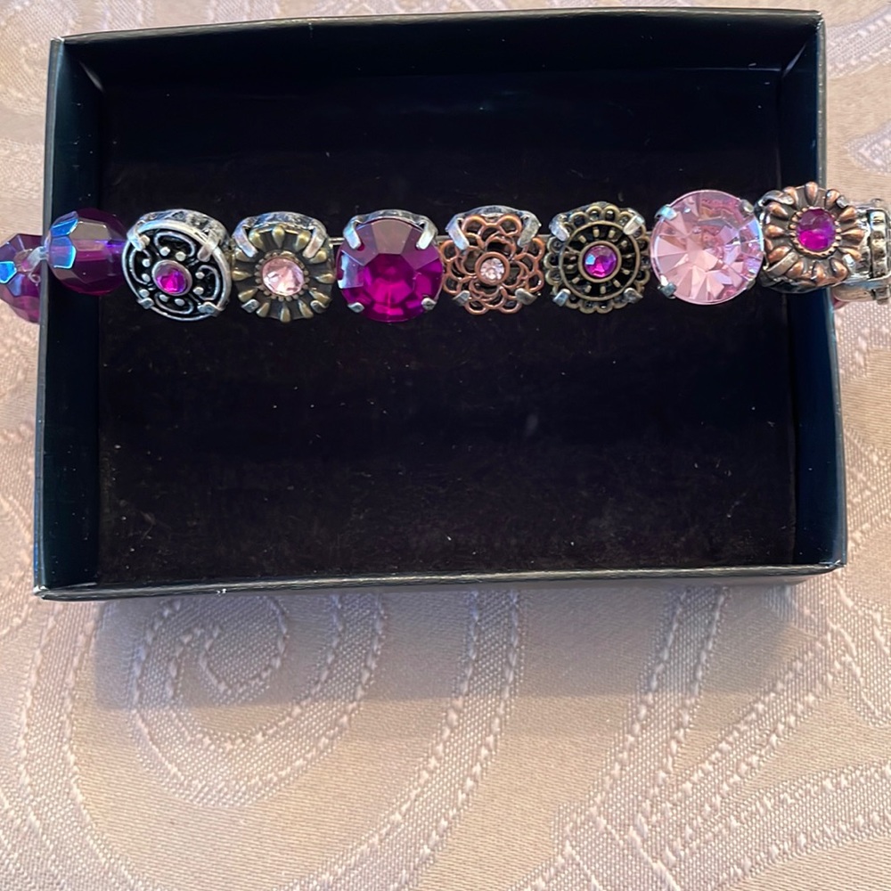 🆕 NIB AVON Mix & Stack Beaded Stretch Bracelet